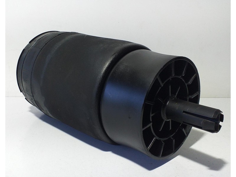 Recambio de amortiguador trasero izquierdo para land rover range rover sport autobiography hybrid referencia OEM IAM DPLA5587AD 