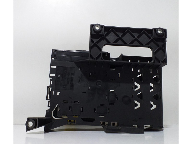 Recambio de caja reles / fusibles para volkswagen touareg (7la) referencia OEM IAM 7L0937548A 63831 