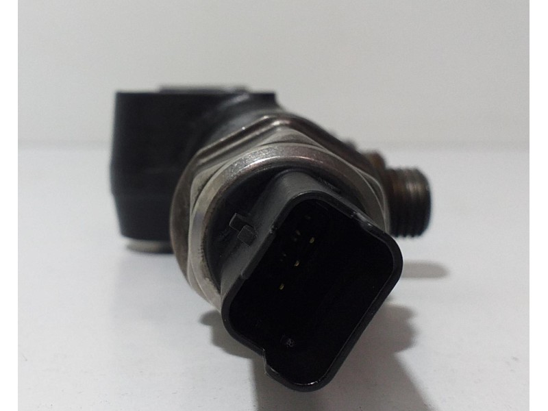 Recambio de rampa inyectora para peugeot partner (s2) 1.6 16v hdi referencia OEM IAM 9654592680 63839 
