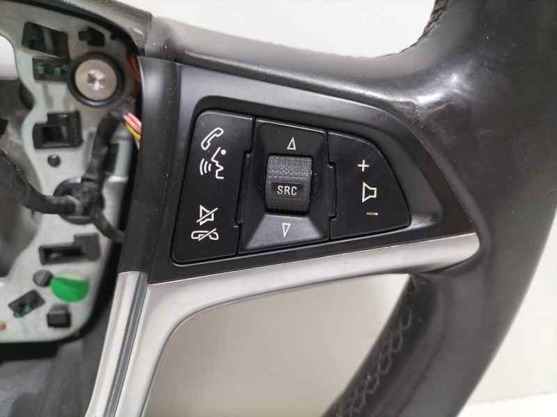 Recambio de volante para opel insignia sports tourer cosmo referencia OEM IAM 13316547 85304 