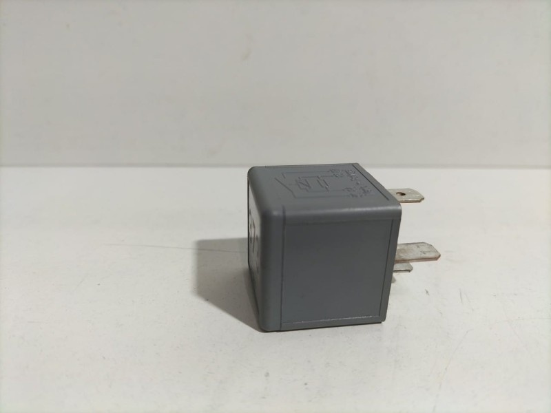 Recambio de rele para audi a6 allroad quattro (4fh) 3.0 tdi referencia OEM IAM 8D0951253A 79855 R