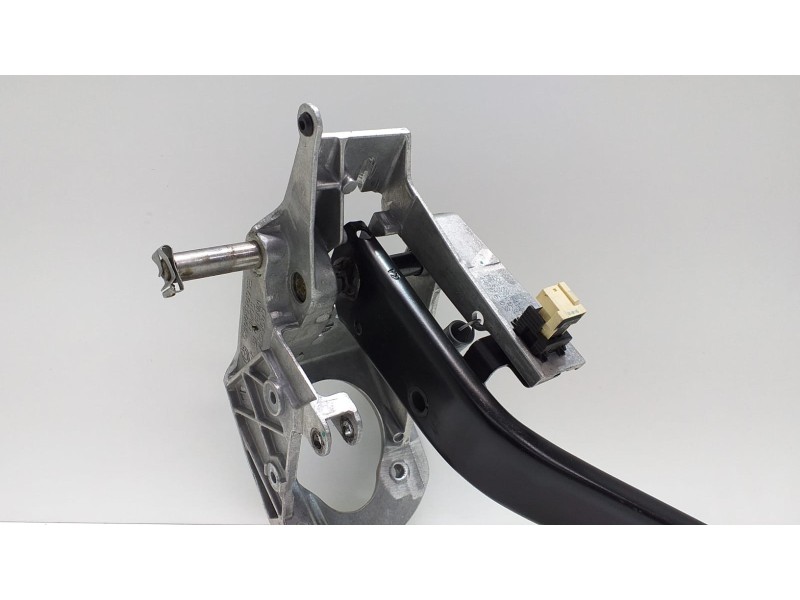 Recambio de pedal freno para bmw serie 3 touring (f31) 318d referencia OEM IAM 678711 51887 
