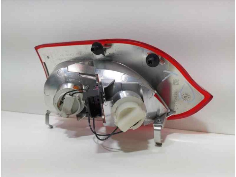 Recambio de piloto trasero derecho interior para opel insignia sports tourer cosmo referencia OEM IAM 13226855 85308 