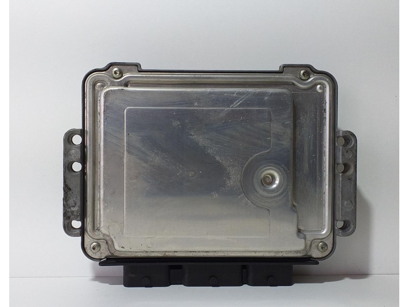 Recambio de centralita motor uce para renault scenic ii authentique referencia OEM IAM 8200305678 72496 R