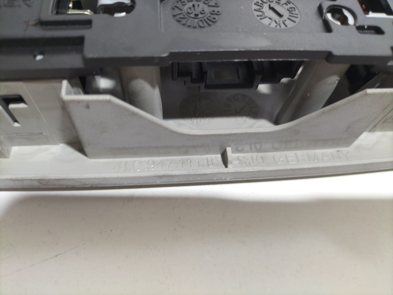 Recambio de luz interior para audi a6 allroad quattro (4fh) 3.0 tdi referencia OEM IAM 4L0947111B 79874 R
