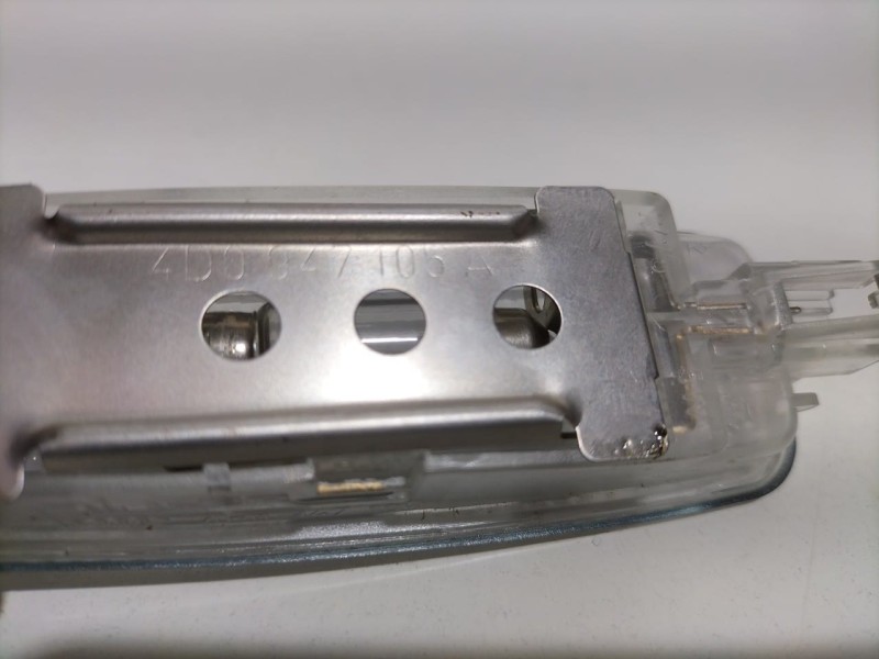 Recambio de luz interior para audi a6 allroad quattro (4fh) 3.0 tdi referencia OEM IAM 4D0947105A 79876 R