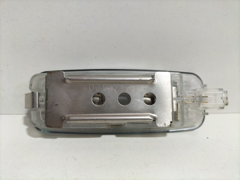 Recambio de luz interior para audi a6 allroad quattro (4fh) 3.0 tdi referencia OEM IAM 4D0947105A 79876 R