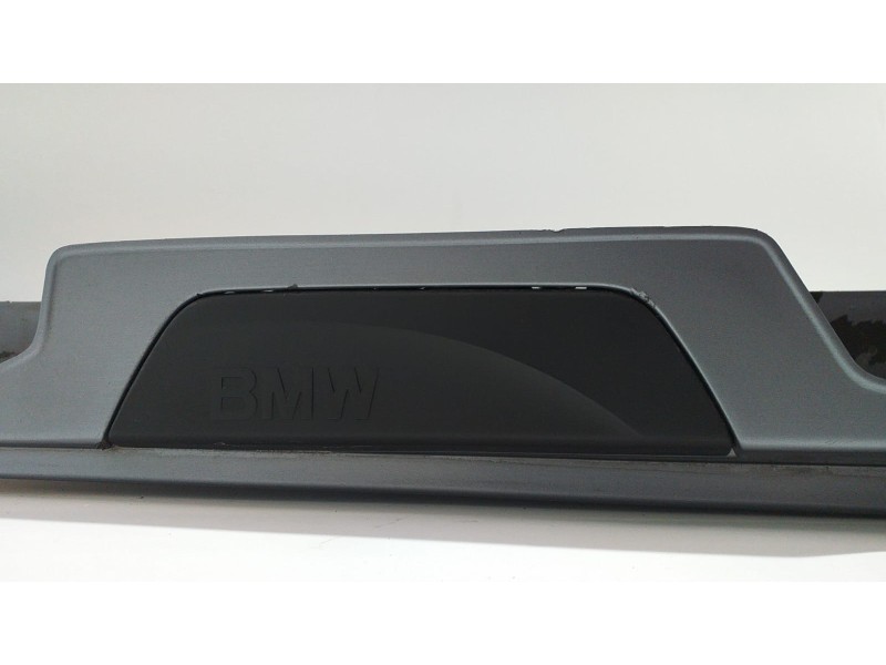 Recambio de estribo para bmw serie 1 berlina (e81/e87) 120d referencia OEM IAM 51717147402 52049 