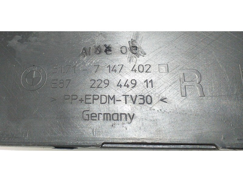 Recambio de estribo para bmw serie 1 berlina (e81/e87) 120d referencia OEM IAM 51717147402 52049 