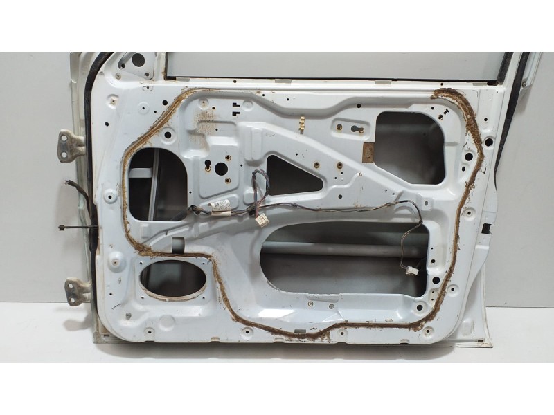 Recambio de puerta delantera derecha para nissan terrano/terrano.ii (r20) comfort referencia OEM IAM TD27TI 72550  Recambio de puerta delantera derecha para nissan terrano/terrano.ii (r20) comfort referencia OEM IAM TD27TI 72550