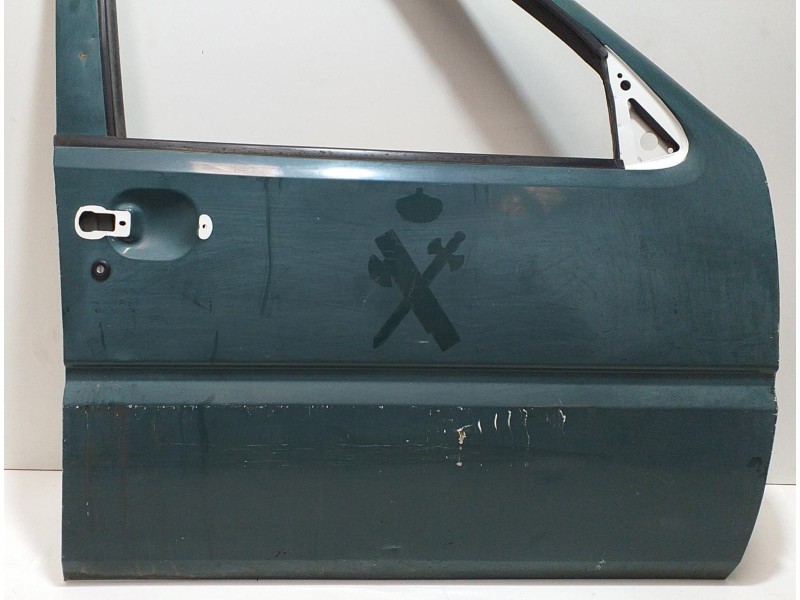 Recambio de puerta delantera derecha para nissan terrano/terrano.ii (r20) comfort referencia OEM IAM TD27TI 72550  Recambio de puerta delantera derecha para nissan terrano/terrano.ii (r20) comfort referencia OEM IAM TD27TI 72550
