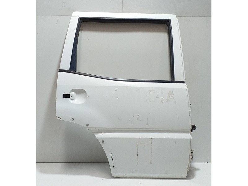 Recambio de puerta trasera derecha para nissan terrano/terrano.ii (r20) comfort referencia OEM IAM TD27TI 72551  Recambio de puerta trasera derecha para nissan terrano/terrano.ii (r20) comfort referencia OEM IAM TD27TI 72551