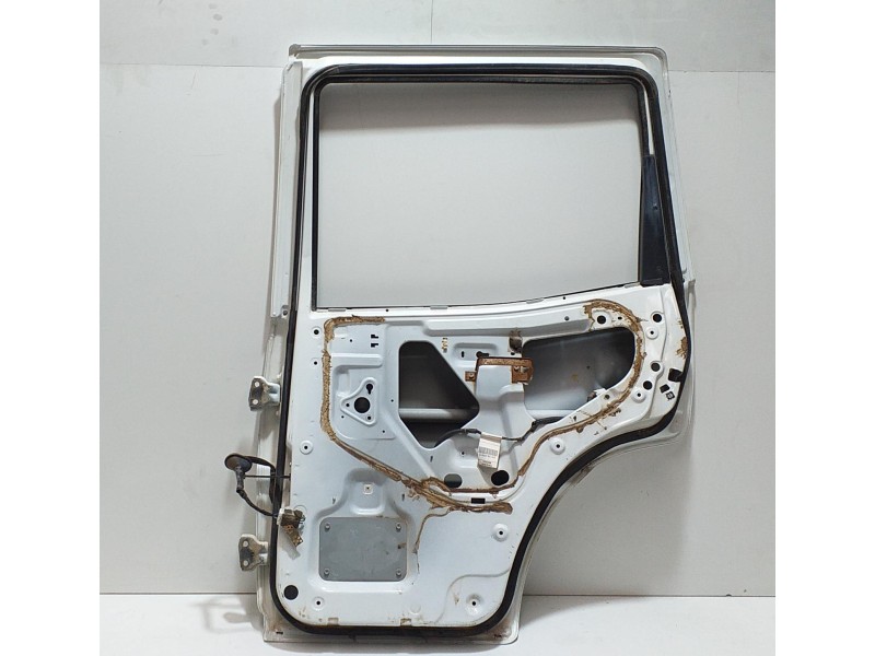 Recambio de puerta trasera derecha para nissan terrano/terrano.ii (r20) comfort referencia OEM IAM TD27TI 72551  Recambio de puerta trasera derecha para nissan terrano/terrano.ii (r20) comfort referencia OEM IAM TD27TI 72551