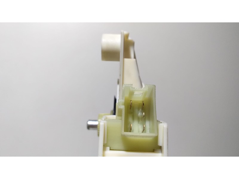 Recambio de motor elevalunas trasero derecho para mercedes-benz clase c (w204) berlina c 350 cdi (204.022) referencia OEM IAM A2