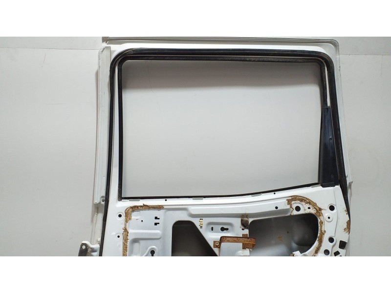 Recambio de puerta trasera derecha para nissan terrano/terrano.ii (r20) comfort referencia OEM IAM TD27TI 72551  Recambio de puerta trasera derecha para nissan terrano/terrano.ii (r20) comfort referencia OEM IAM TD27TI 72551