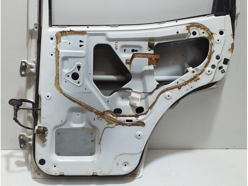 Recambio de puerta trasera derecha para nissan terrano/terrano.ii (r20) comfort referencia OEM IAM TD27TI 72551  Recambio de puerta trasera derecha para nissan terrano/terrano.ii (r20) comfort referencia OEM IAM TD27TI 72551