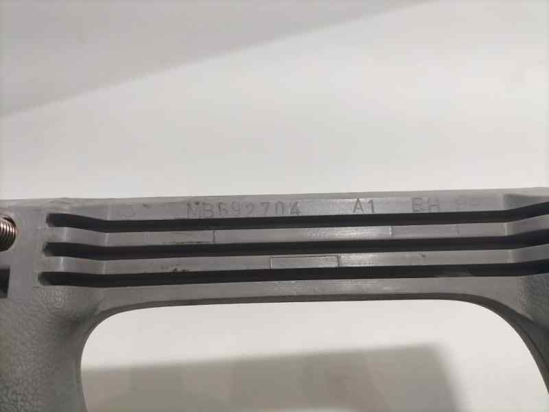 Recambio de maneta interior trasera derecha para mitsubishi montero (v60/v70) 3.2 di-d instyle (5-ptas.) referencia OEM IAM MB69