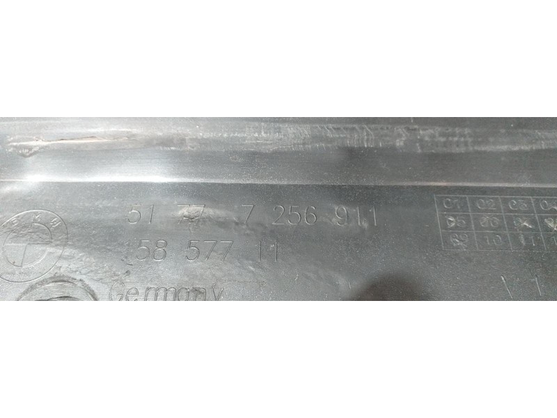 Recambio de estribo para bmw serie 3 touring (f31) 318d referencia OEM IAM 51777256911 52054 