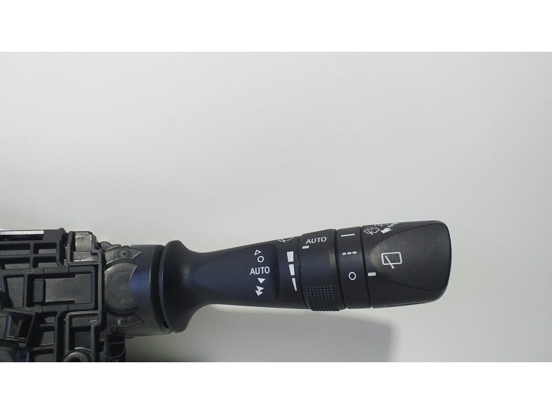Recambio de mando multifuncion para toyota auris business referencia OEM IAM 17F852 72567 R