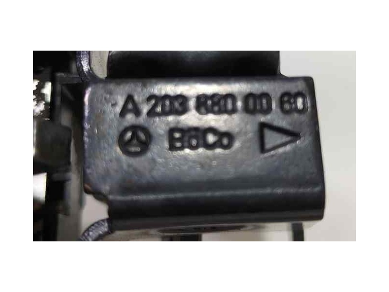 Recambio de cerradura capot para mercedes-benz clase e (w211) berlina e 270 cdi (211.016) referencia OEM IAM A2038800060 85341 