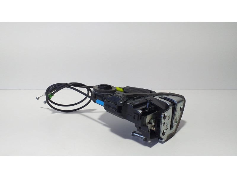 Recambio de cerradura puerta trasera derecha para toyota auris business referencia OEM IAM 6905005050 72576 R