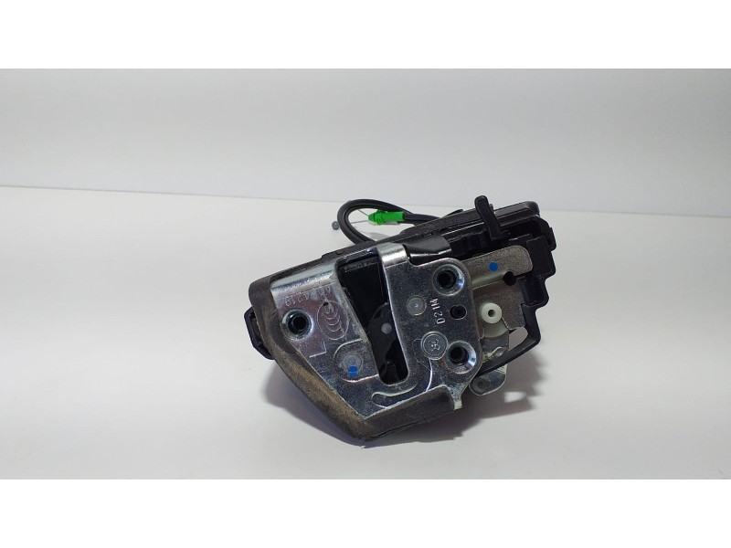 Recambio de cerradura puerta trasera izquierda para toyota auris business referencia OEM IAM 6906005050 72579 R