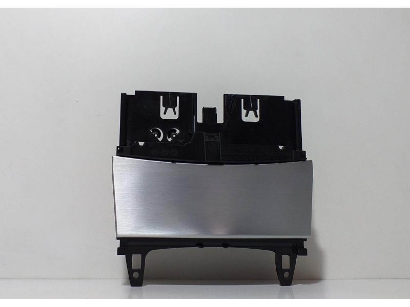 Recambio de cenicero para mercedes-benz clase c (w204) berlina c 350 cdi (204.022) referencia OEM IAM A2046801350 64072 