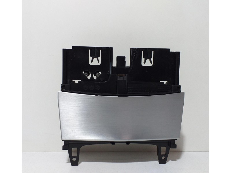 Recambio de cenicero para mercedes-benz clase c (w204) berlina c 350 cdi (204.022) referencia OEM IAM A2046801350 64072 