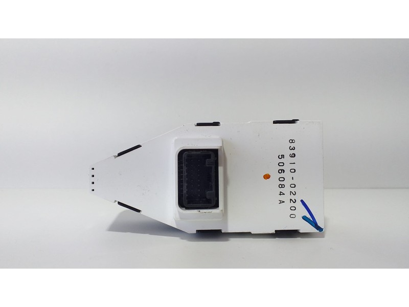 Recambio de pantalla multifuncion para toyota auris business referencia OEM IAM 8391002200 72599 R