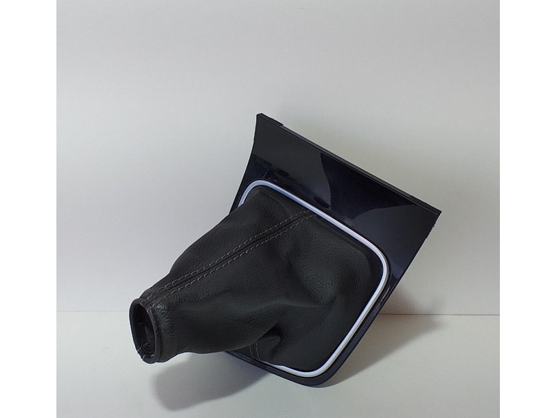 Recambio de guarnecidos palanca cambio para toyota auris business referencia OEM IAM 5884302840 72610 R