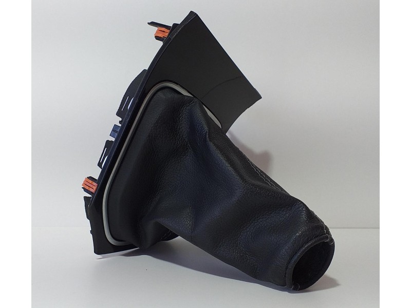 Recambio de guarnecidos palanca cambio para toyota auris business referencia OEM IAM 5884302840 72610 R