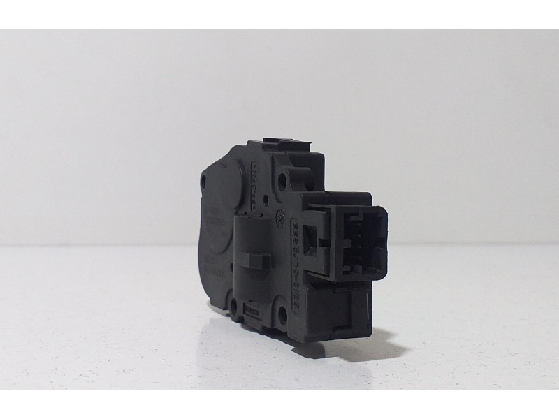 Recambio de motor apertura trampillas climatizador para mercedes-benz clase c (w204) berlina c 350 cdi (204.022) referencia OEM 