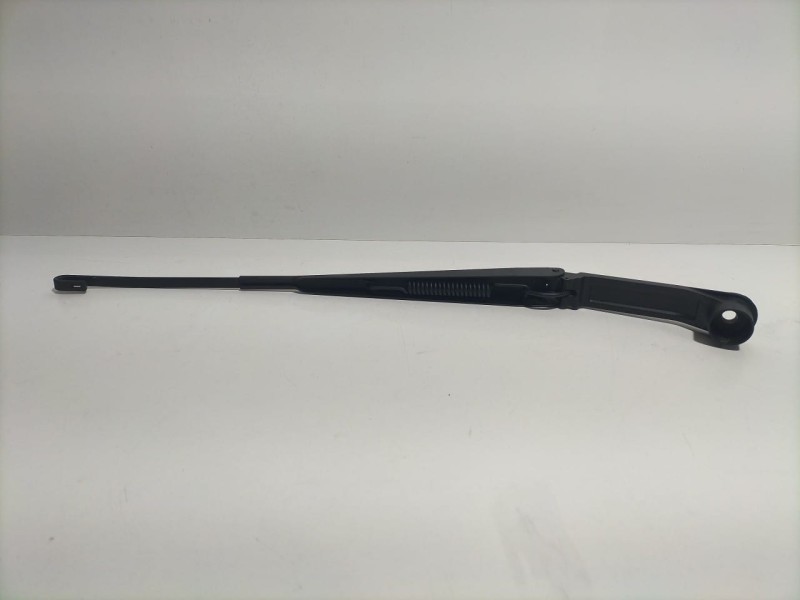 Recambio de brazo limpia delantero izquierdo para mitsubishi montero (v60/v70) 3.2 di-d instyle (5-ptas.) referencia OEM IAM 142