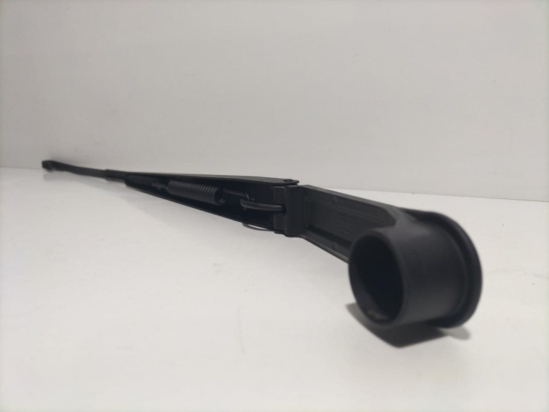 Recambio de brazo limpia delantero izquierdo para mitsubishi montero (v60/v70) 3.2 di-d instyle (5-ptas.) referencia OEM IAM 142