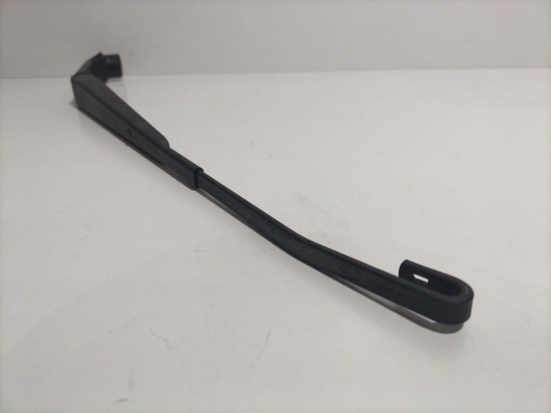 Recambio de brazo limpia delantero izquierdo para mitsubishi montero (v60/v70) 3.2 di-d instyle (5-ptas.) referencia OEM IAM 142