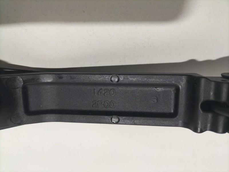 Recambio de brazo limpia delantero izquierdo para mitsubishi montero (v60/v70) 3.2 di-d instyle (5-ptas.) referencia OEM IAM 142