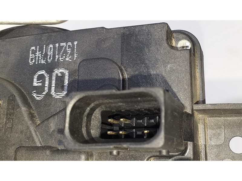 Recambio de cerradura puerta delantera derecha para opel zafira b enjoy referencia OEM IAM 13210749 72636 R