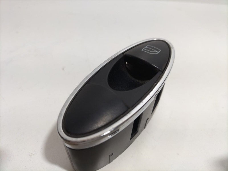 Recambio de mando elevalunas trasero derecho para mercedes-benz clase cls (w219) 320 cdi (219.322) referencia OEM IAM A211821995