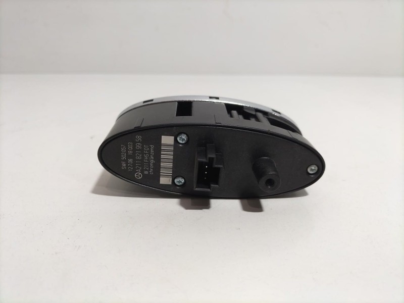 Recambio de mando elevalunas trasero derecho para mercedes-benz clase cls (w219) 320 cdi (219.322) referencia OEM IAM A211821995