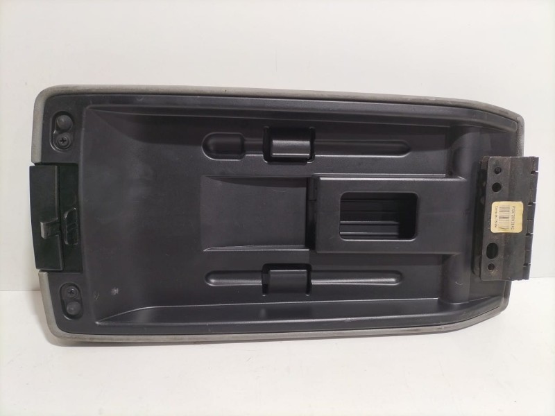 Recambio de apoyabrazos central para chrysler 300 c 3.0 crd referencia OEM IAM P1057280XDBAC 80065 R