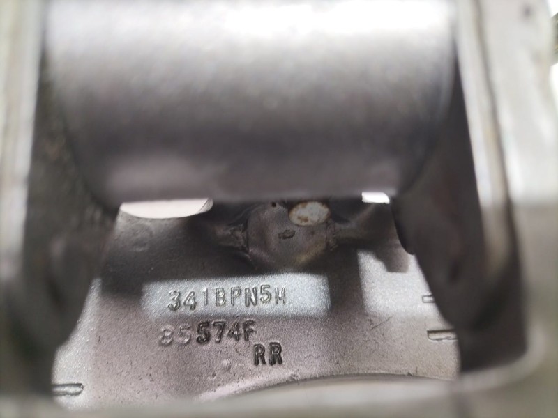 Recambio de bisagra puerta trasera derecha para chrysler 300 c 3.0 crd referencia OEM IAM 85574F 80073 R