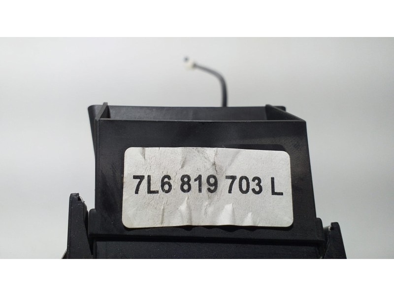 Recambio de rejilla aireadora para volkswagen touareg (7l6) v6 tdi referencia OEM IAM 7L6819703L 64255 