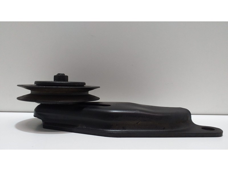 Recambio de rodillo tensor para toyota land cruiser j7 techo rigido motor toyota referencia OEM IAM D2L 52307 