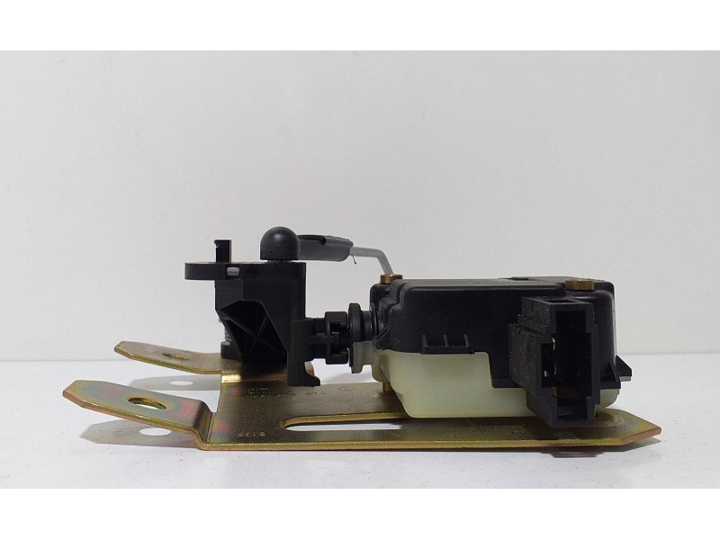 Recambio de motor cierre centralizado porton para volkswagen touareg (7l6) v6 tdi referencia OEM IAM 7L6827425 64270 