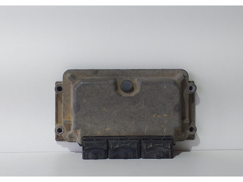 Recambio de centralita motor uce para citroën saxo 1.5 d seduction referencia OEM IAM 9630059880 72782 R