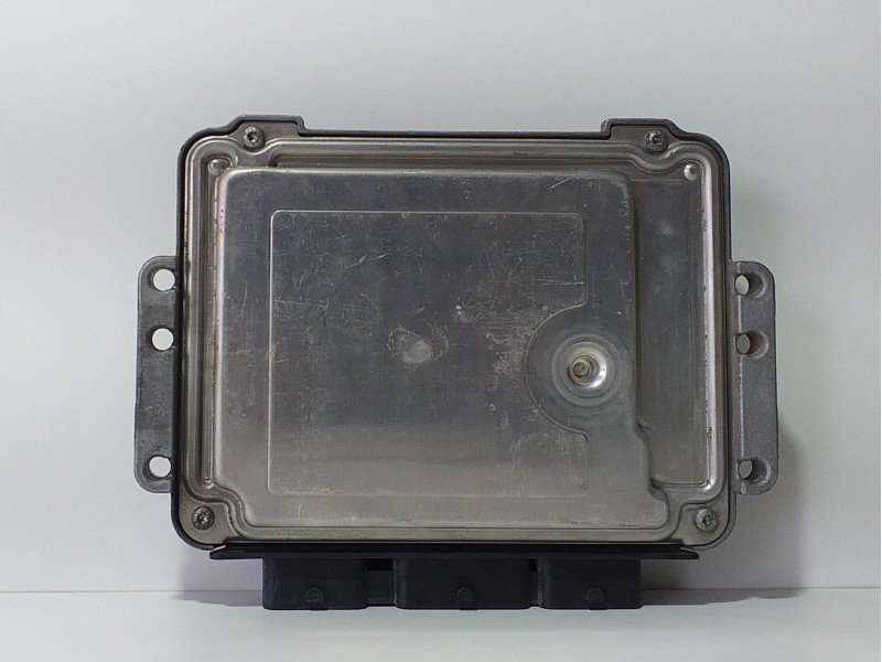 Recambio de centralita motor uce para renault scenic ii grand confort dynamique referencia OEM IAM 8200391966 72799 R