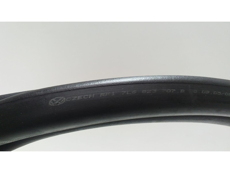 Recambio de goma contorno para volkswagen touareg (7la) tdi v6 referencia OEM IAM 7L6823707B 52378 