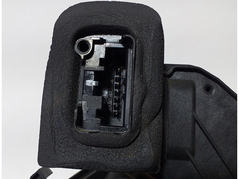 Recambio de cerradura puerta delantera derecha para volkswagen golf vii lim. advance bluemotion referencia OEM IAM 5K1837016E 72