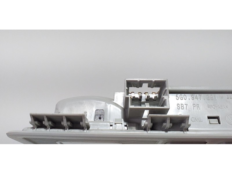 Recambio de luz interior para volkswagen golf vii lim. advance bluemotion referencia OEM IAM 5G0947291 72835 R