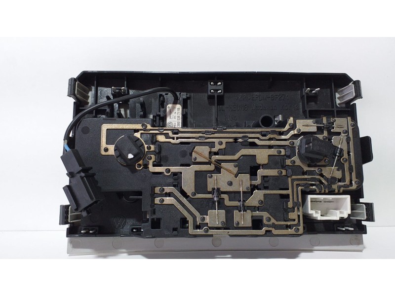 Recambio de luz interior para volkswagen golf vii lim. advance bluemotion referencia OEM IAM 5G1947105L 72836 R